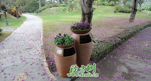  園林景區(qū)環(huán)保的選擇，玻璃鋼帶花盆垃圾桶